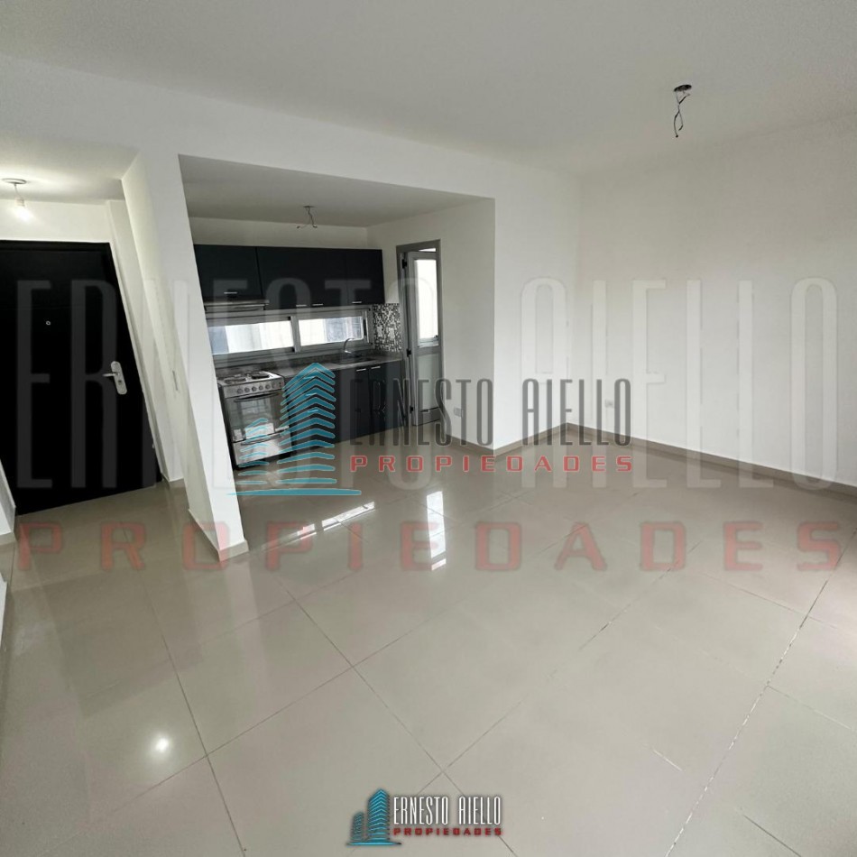VENTA HERMOSO DEPARTAMENTO 2 AMBIENTES CON COCHERA EN QUILMES CENTRO