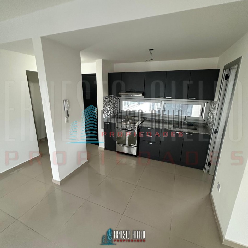 VENTA HERMOSO DEPARTAMENTO 2 AMBIENTES CON COCHERA EN QUILMES CENTRO