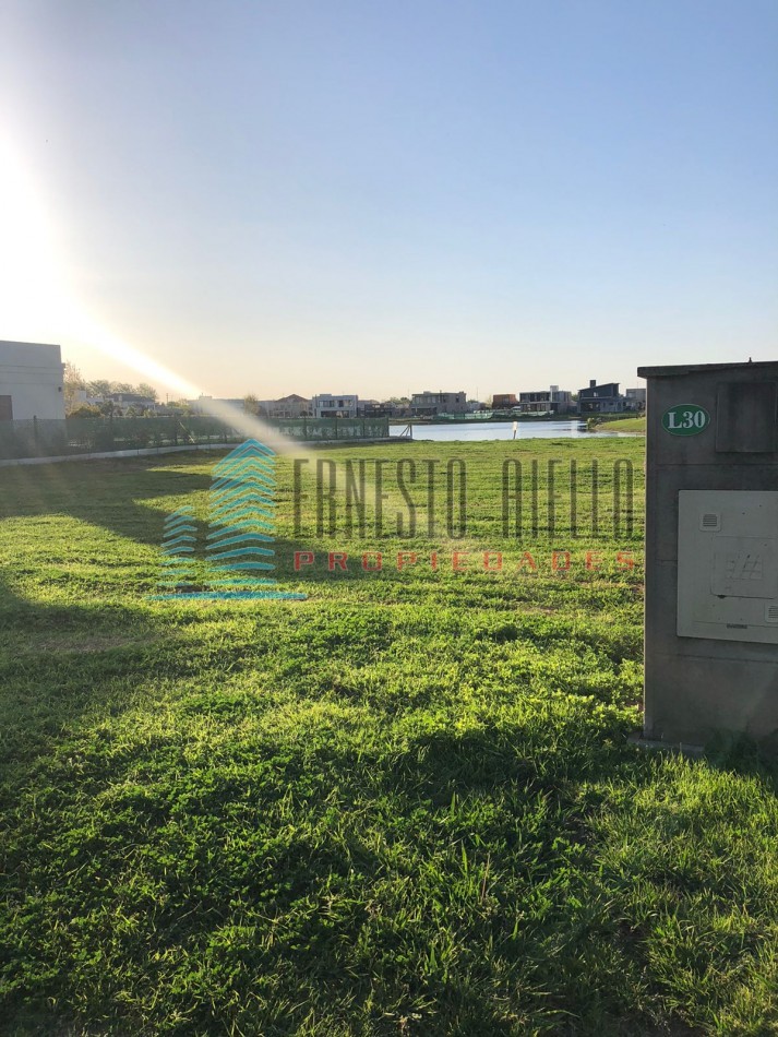 A. VENTA Excelente Lote a La Laguna - Barrio Los Troncos