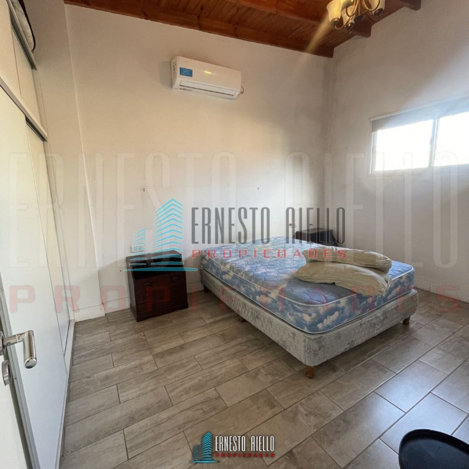 A. CASA DE 4 AMBIENTES CON QUINCHO, PATIO Y DOS DEPTOS DE 2 AMBIENTES EN EL MISMO LOTE EN VENTA