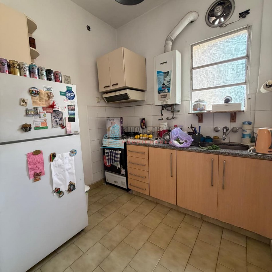 VENTA DEPARTAMENTO 3 AMBIENTES, CON PATIO, PRIMER PISO POR ESCALERA (1C) AL CONTRAFRENTE. 
