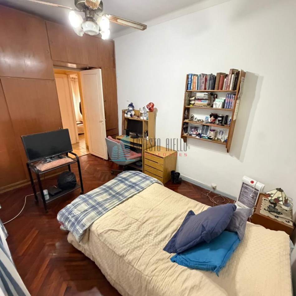 VENTA DEPARTAMENTO 3 AMBIENTES, CON PATIO, PRIMER PISO POR ESCALERA (1C) AL CONTRAFRENTE. 