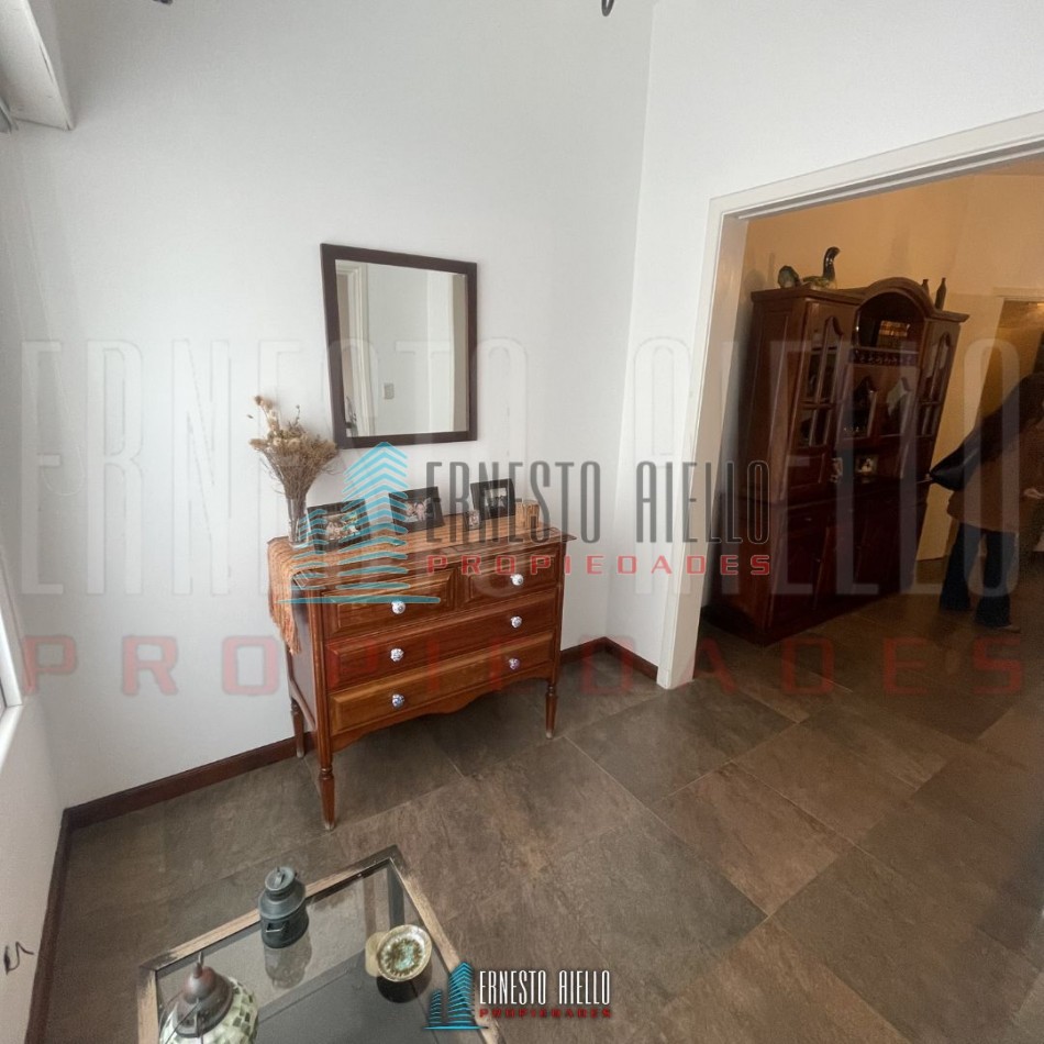 A. CASA DE 4 AMBIENTES CON QUINCHO, PATIO Y DOS DEPTOS DE 2 AMBIENTES EN EL MISMO LOTE EN VENTA