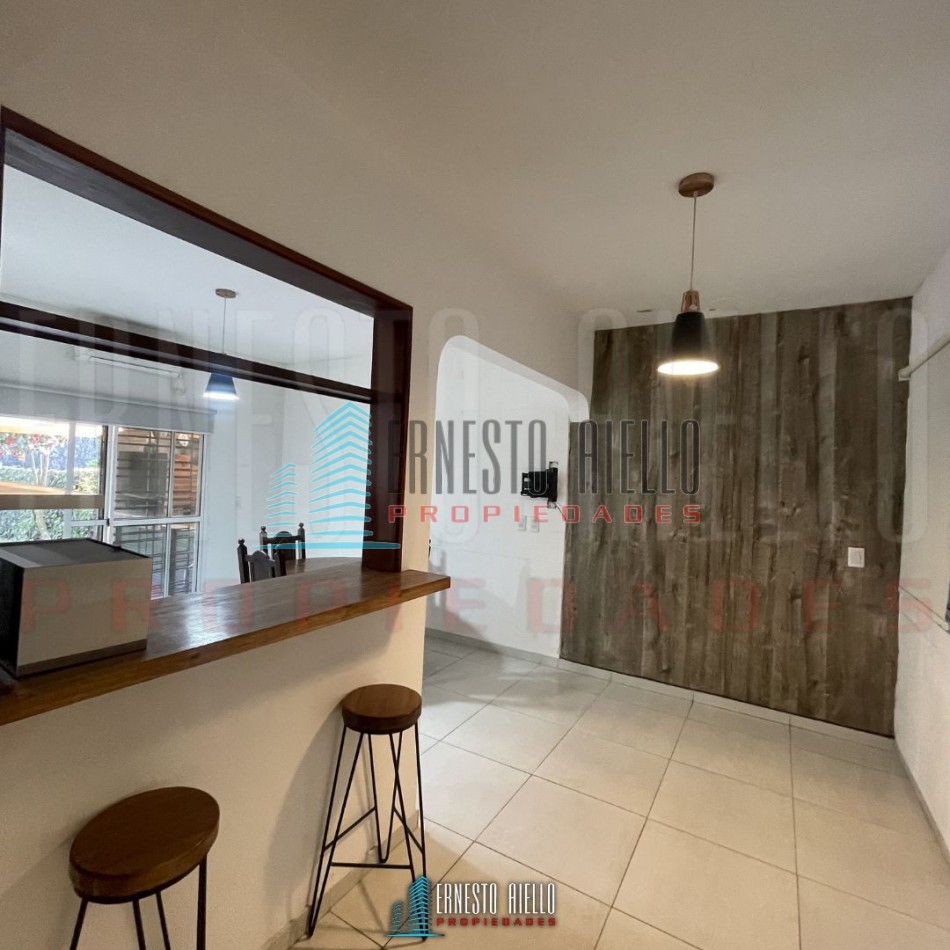 A. CASA DE 4 AMBIENTES CON QUINCHO, PATIO Y DOS DEPTOS DE 2 AMBIENTES EN EL MISMO LOTE EN VENTA