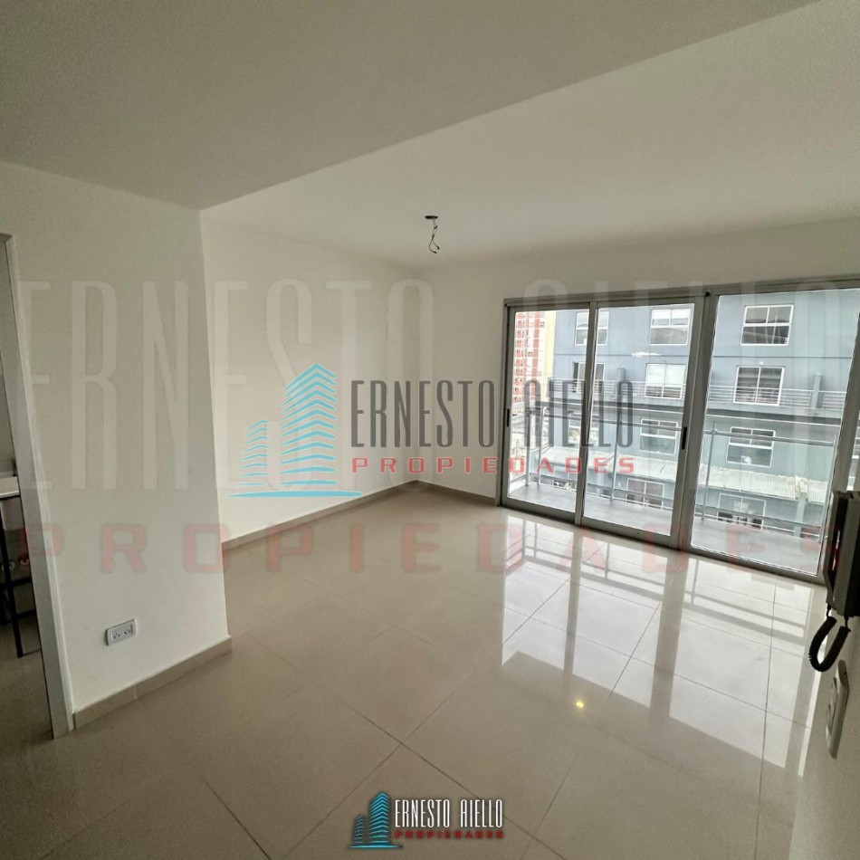 VENTA HERMOSO DEPARTAMENTO 2 AMBIENTES CON COCHERA EN QUILMES CENTRO