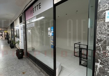 ALQUILER LOCAL EN GALERIA " LA FRANCESA". QUILMES CENTRO.