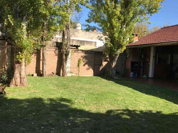 VENTA PRECIOSA CASA DE 4 AMBIENTES. QUILMES OESTE