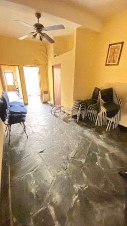 VENTA CASA 3AM CON COCHERA, LOCAL COMERCIAL Y CONSULTORIOS.