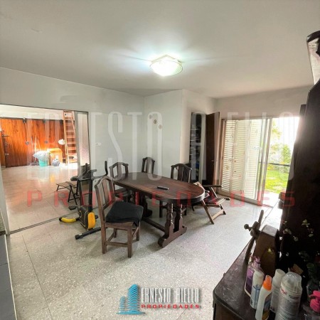 VENTA CASA 3 AMB C/ COCHERA Y PATIO SOBRE 12 DE OCT. QUILMES O.