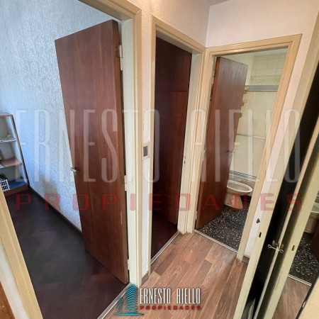 VENTA CASA 3 AMB C/ COCHERA Y PATIO SOBRE 12 DE OCT. QUILMES O.