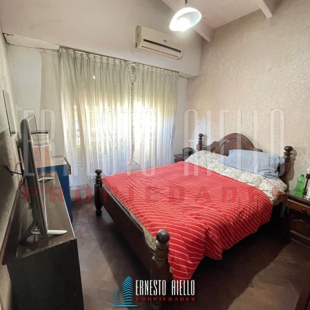 VENTA CASA 3 AMB C/ COCHERA Y PATIO SOBRE 12 DE OCT. QUILMES O.