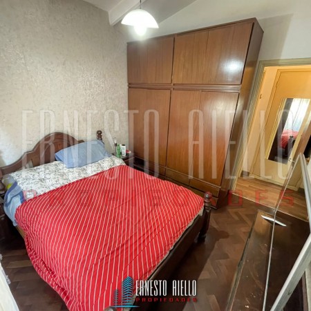 VENTA CASA 3 AMB C/ COCHERA Y PATIO SOBRE 12 DE OCT. QUILMES O.