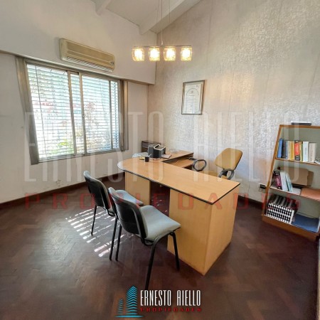 VENTA CASA 3 AMB C/ COCHERA Y PATIO SOBRE 12 DE OCT. QUILMES O.