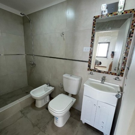 VENTA DPTO. 2 AMBIENTES CON PATIO A ESTRENAR!! QUILMES OESTE!!