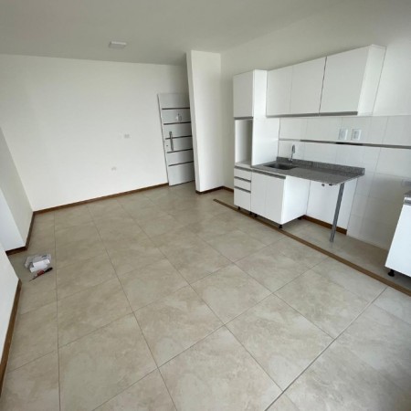 VENTA DPTO. 2 AMBIENTES CON PATIO A ESTRENAR!! QUILMES OESTE!!