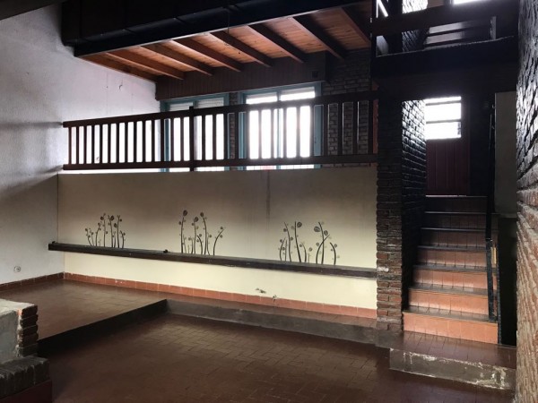 VENTA AMPLIO PH EN 3 PLANTAS. QUILMES.