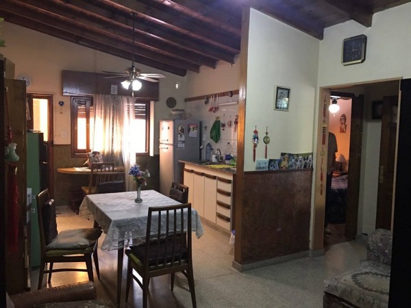 VENTA CASA 3 AMB. C/COCHERA Y PATIO. QUILMES SUR.