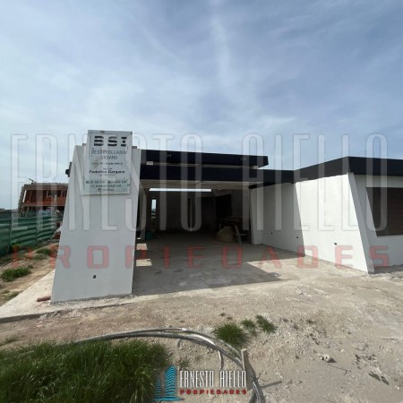 HERMOSA CASA A ESTRENAR 4 AMB BARRIO CERRADO G. GABOTO, GUILLERMO HUDSON. CON PARQUE Y PISCINA.