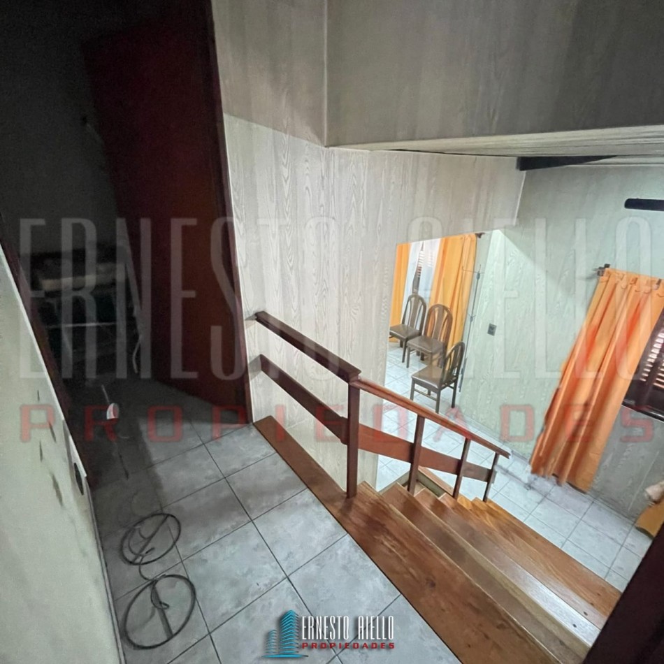 VENTA PH 5 AMBIENTES APTO USO PROFESIONAL A METROS DE AV. ANDRES BARANDA, QUILMES OESTE CENTRO.