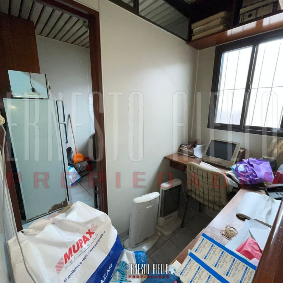 VENTA PH 5 AMBIENTES APTO USO PROFESIONAL A METROS DE AV. ANDRES BARANDA, QUILMES OESTE CENTRO.
