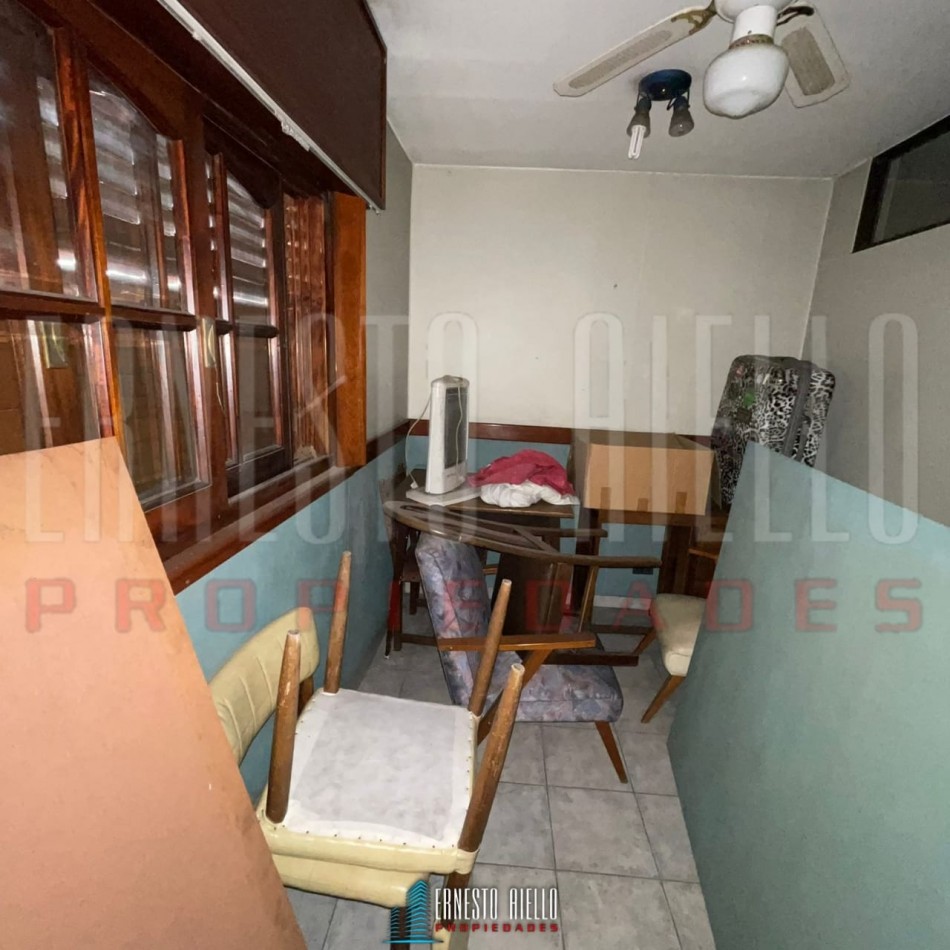 VENTA PH 5 AMBIENTES APTO USO PROFESIONAL A METROS DE AV. ANDRES BARANDA, QUILMES OESTE CENTRO.
