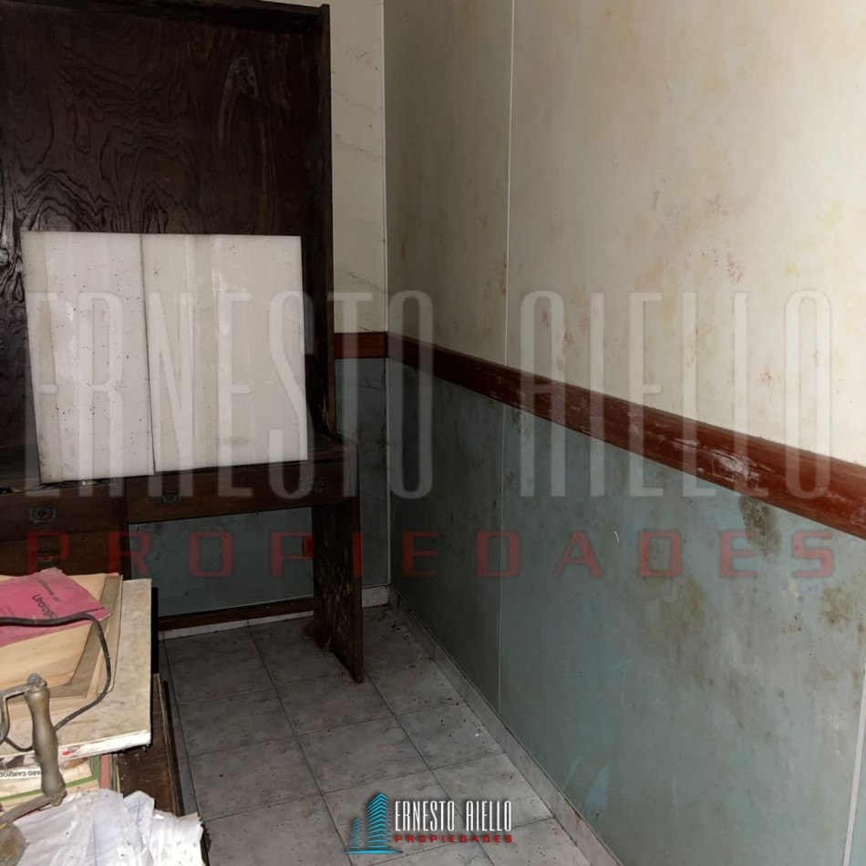 VENTA PH 5 AMBIENTES APTO USO PROFESIONAL A METROS DE AV. ANDRES BARANDA, QUILMES OESTE CENTRO.