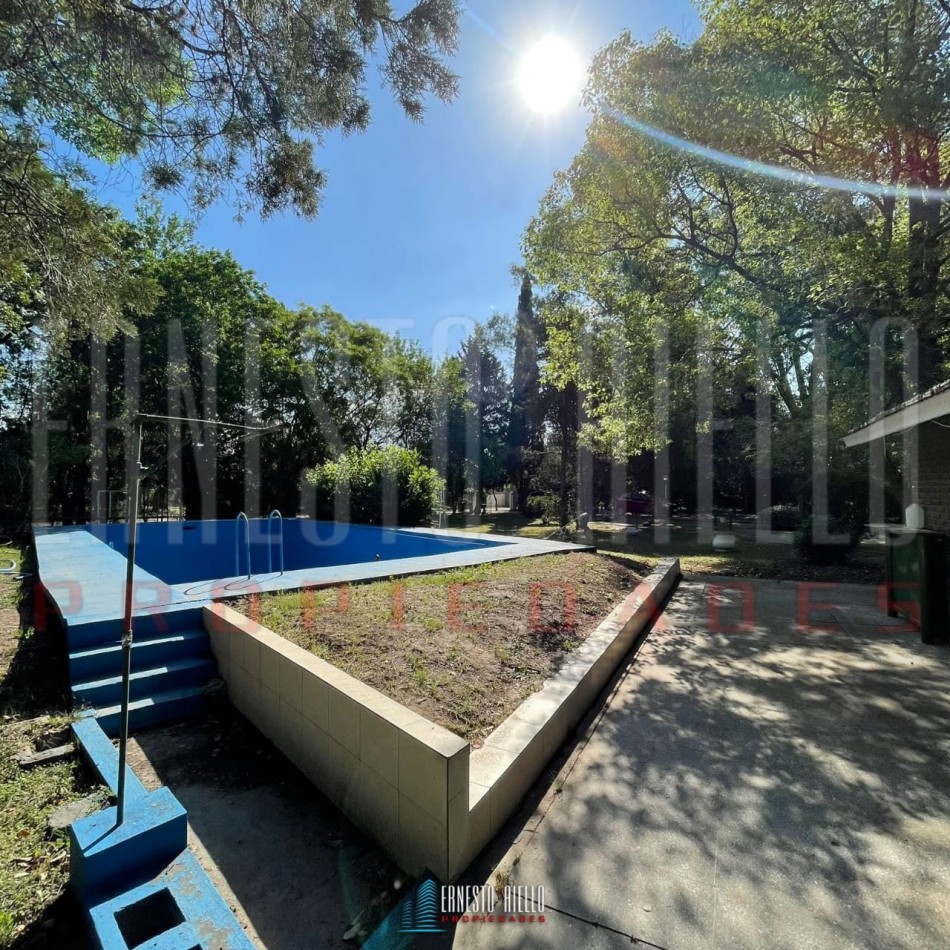 VENTA HERMOSA CASA QUINTA, 2700 MTS2 EN EL PATO.