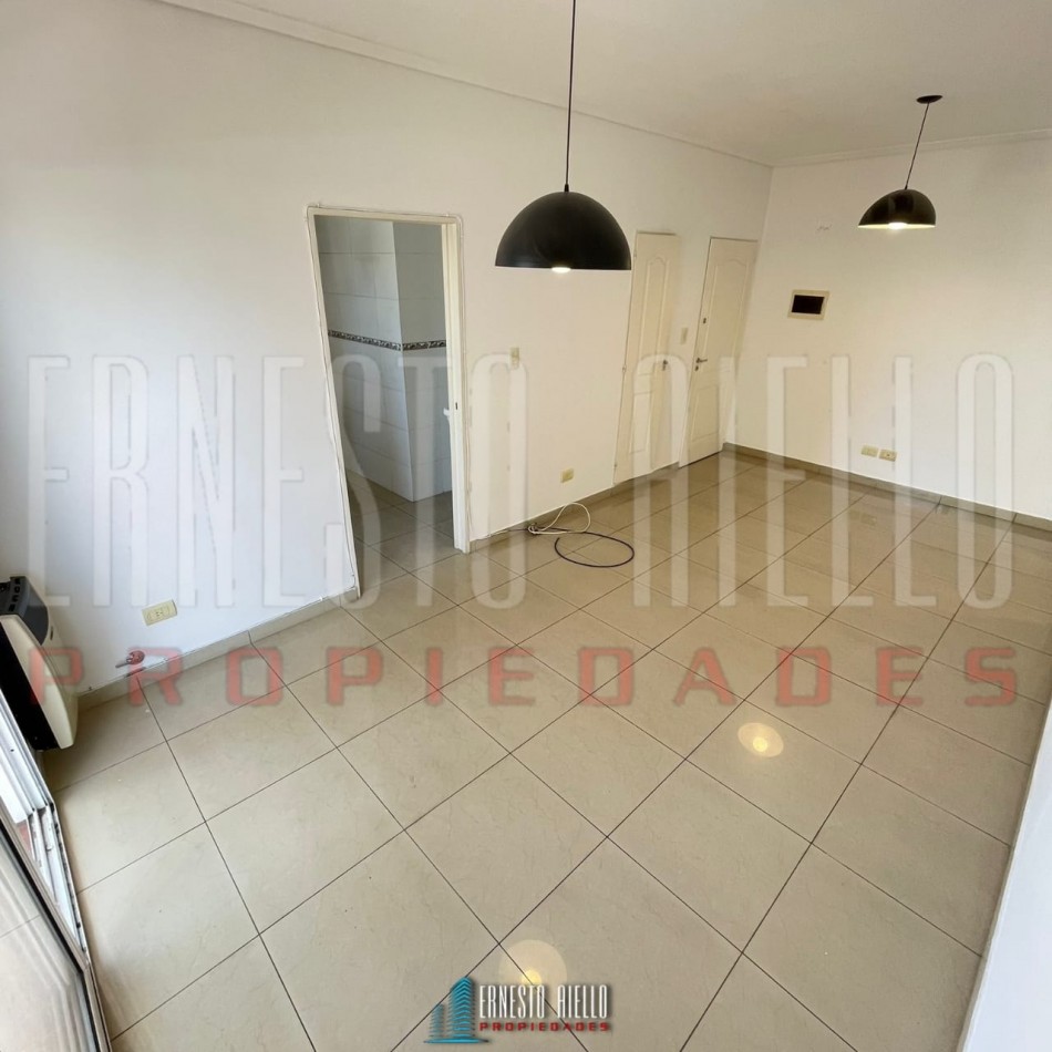 Alquiler hermoso departamento 2 ambientes, Quilmes Centro.