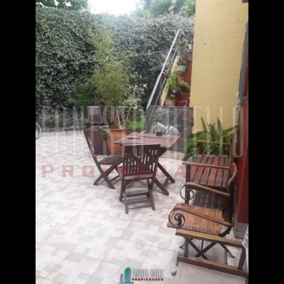 VENTA COMODA CASA 3 AMBIENTES EN LOS ROBLES AL 100. DON BOSCO