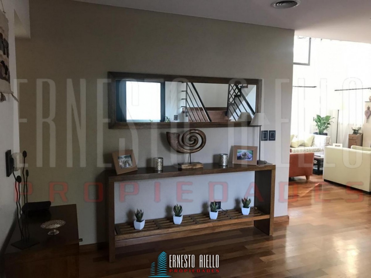 VENTA HERMOSA CASA 5 AMBIENTES EN ABRIL CLUB DE CAMPO, HUDSON.