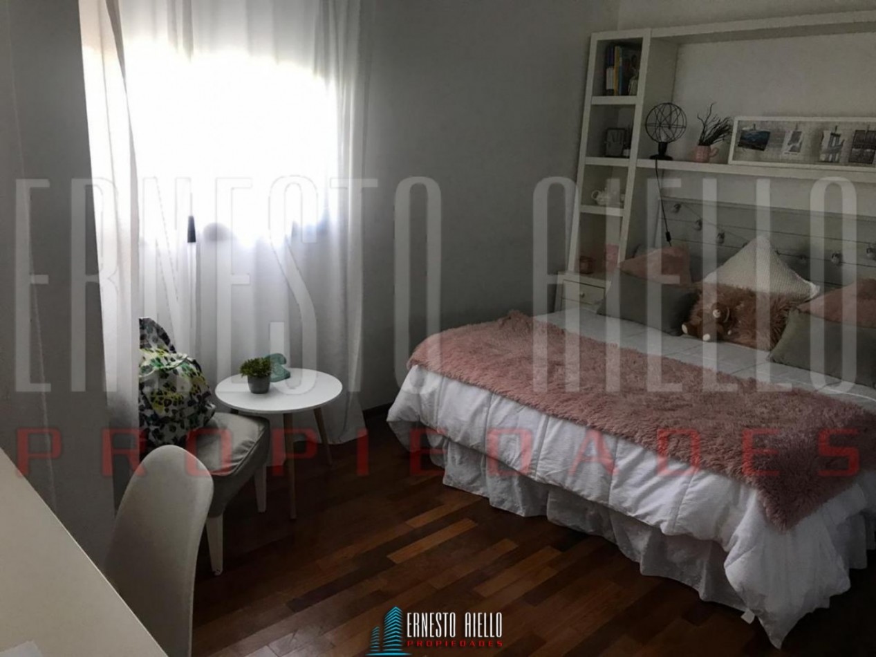 VENTA HERMOSA CASA 5 AMBIENTES EN ABRIL CLUB DE CAMPO, HUDSON.