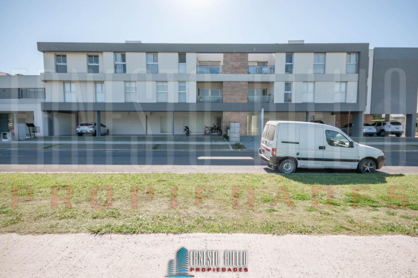 VENTA DEPARTAMENTO 3 AMBIENTES CON COCHERA, DON BOSCO.