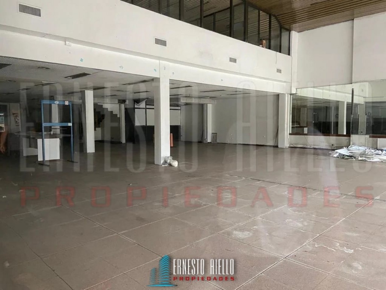 VENTA LOCAL COMERCIAL EN AV. H. YRIGOYEN N° 280, QUILMES CENTRO.