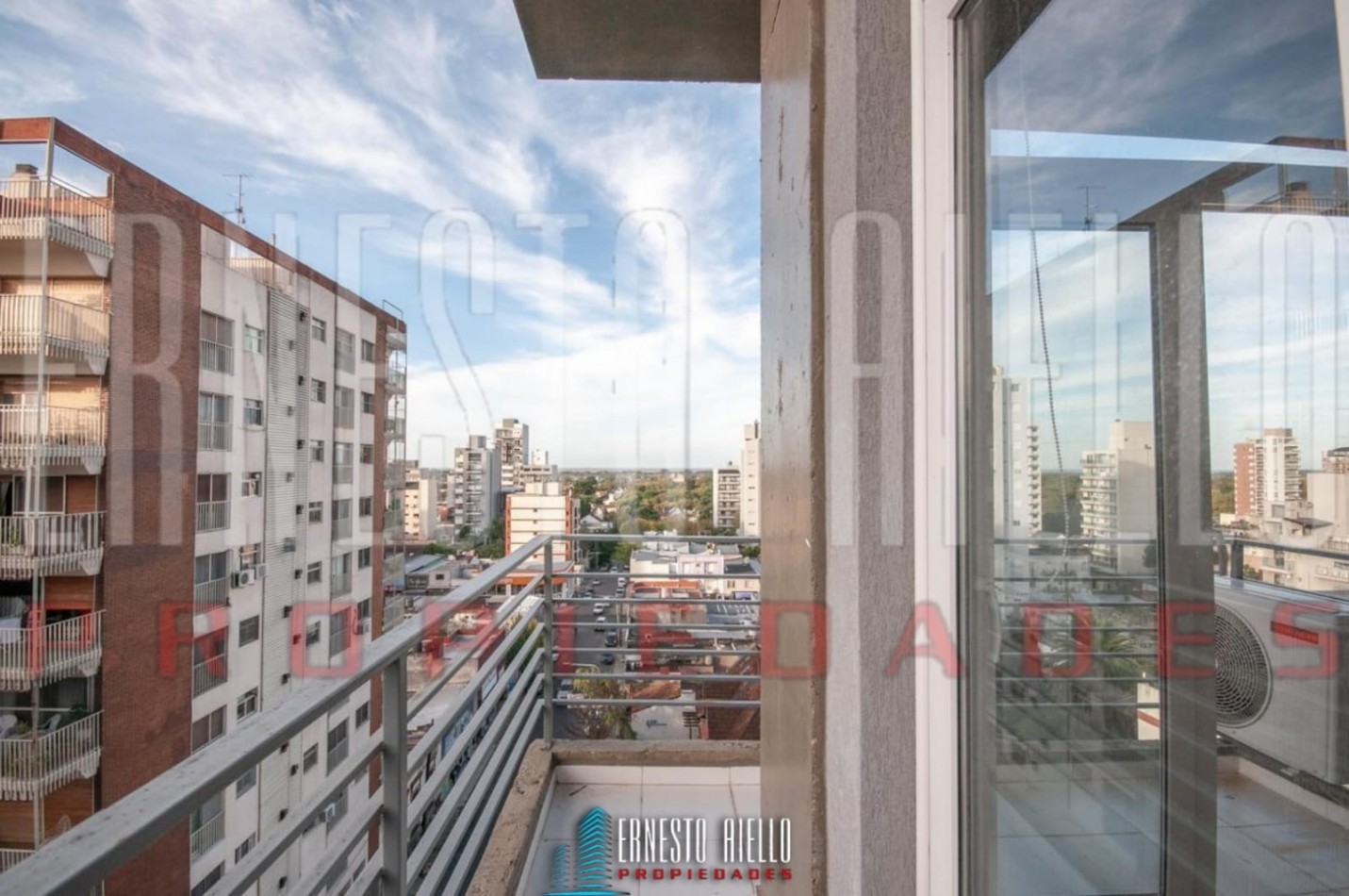VENTA MONOAMBIENTE DIVISIBLE, QUILMES CENTRO.