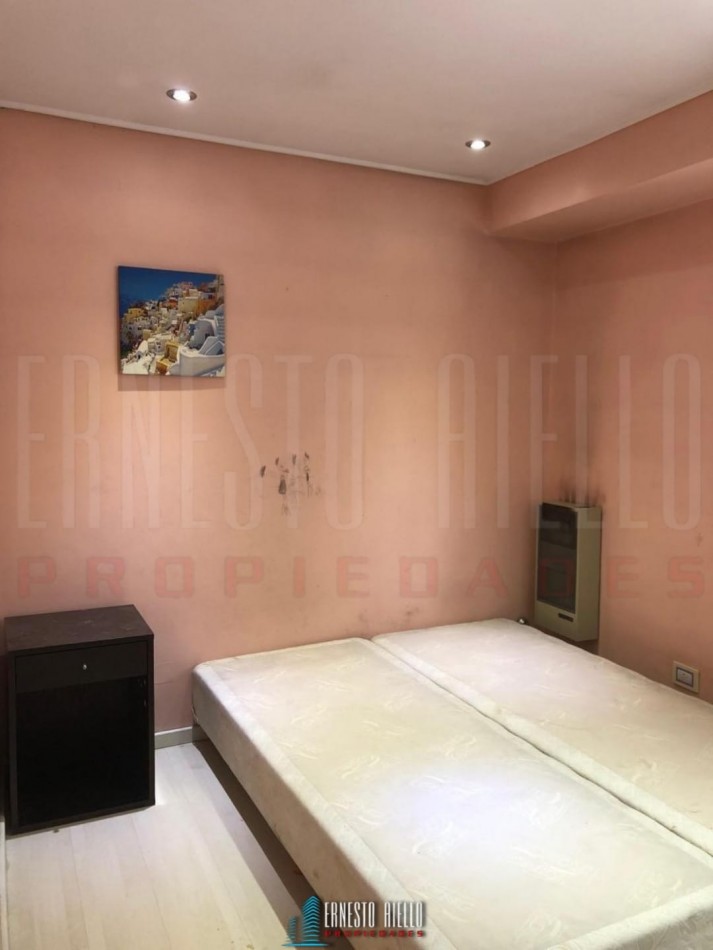 VENTA DUPLEX 4 AMBIENTES CON JARDIN AL FRENTE, QUILMES OESTE.