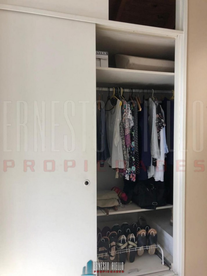 VENTA DUPLEX 4 AMBIENTES CON JARDIN AL FRENTE, QUILMES OESTE.
