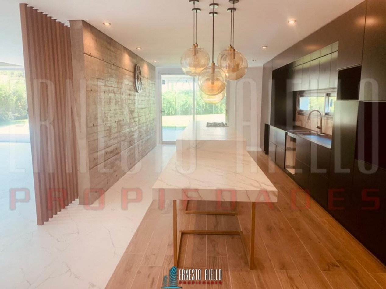 VENTA CASA 5 AMBIENTES EN BARRIO PRIVADO FINCAS DE IRAOLA II.