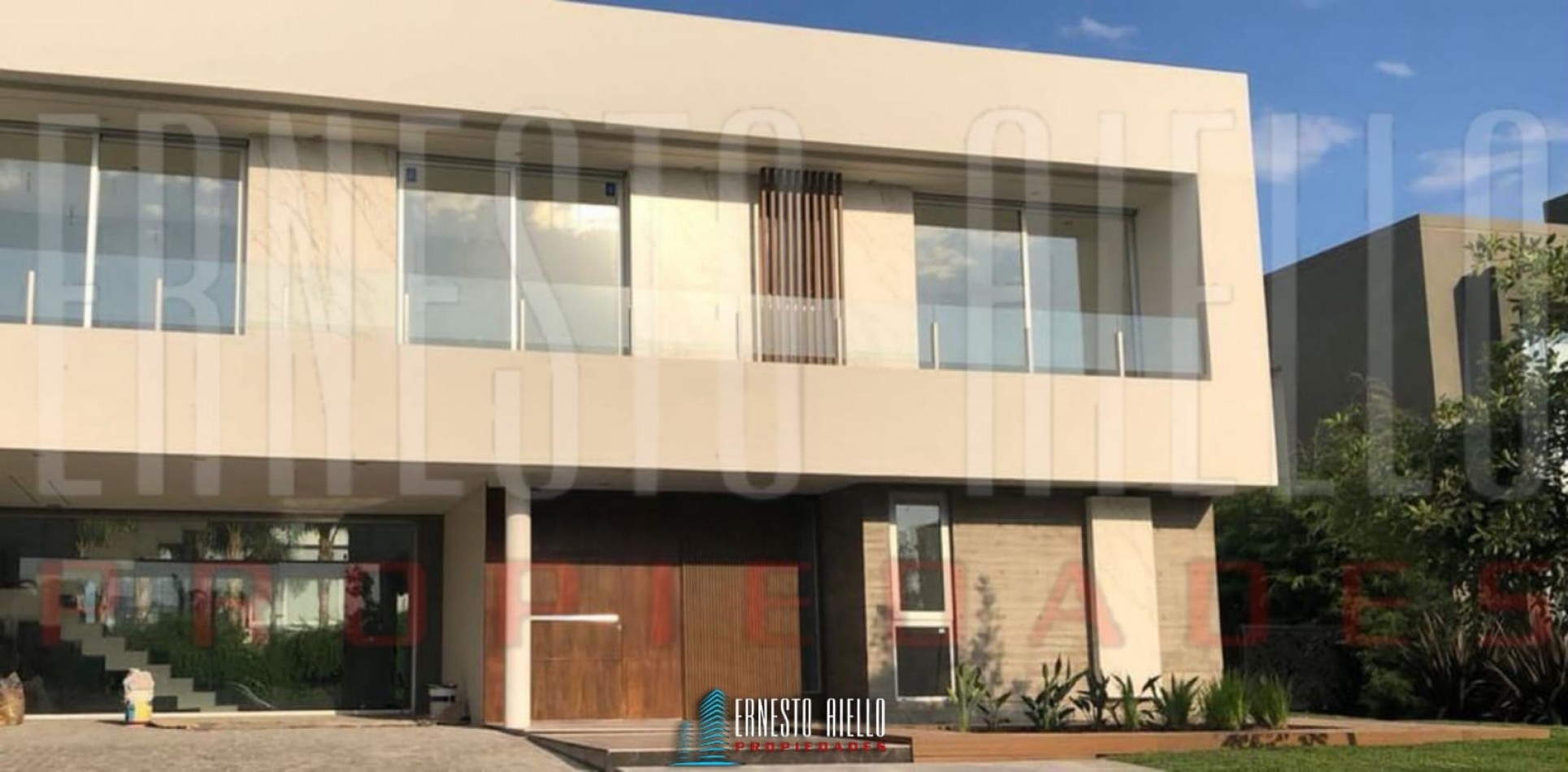 VENTA CASA 5 AMBIENTES EN BARRIO PRIVADO FINCAS DE IRAOLA II.