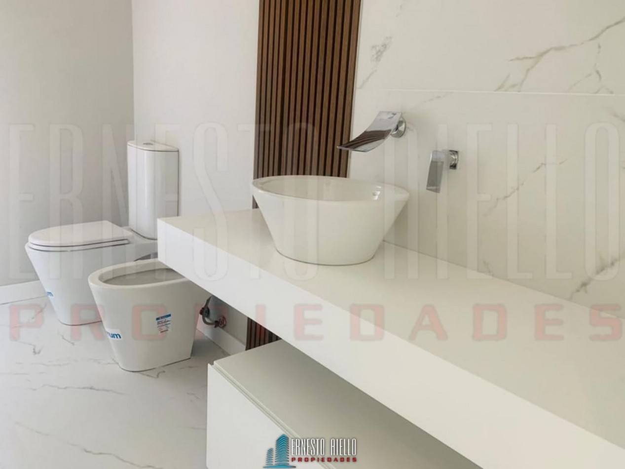 VENTA CASA 5 AMBIENTES EN BARRIO PRIVADO FINCAS DE IRAOLA II.