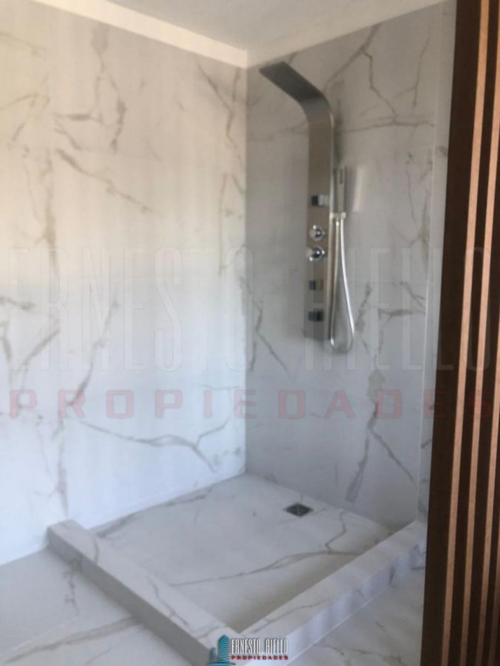 VENTA CASA 5 AMBIENTES EN BARRIO PRIVADO FINCAS DE IRAOLA II.