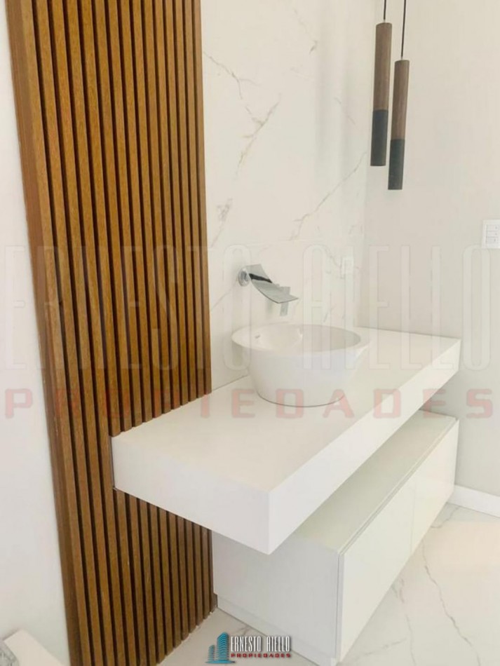 VENTA CASA 5 AMBIENTES EN BARRIO PRIVADO FINCAS DE IRAOLA II.