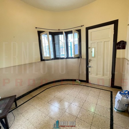 VENTA 2 CASAS EN PH. LOTE 10,82 X 45,10. IDEAL INVERSOR. EXCELENTE UBICACION