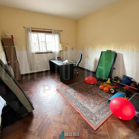 VENTA 2 CASAS EN PH. LOTE 10,82 X 45,10. IDEAL INVERSOR. EXCELENTE UBICACION