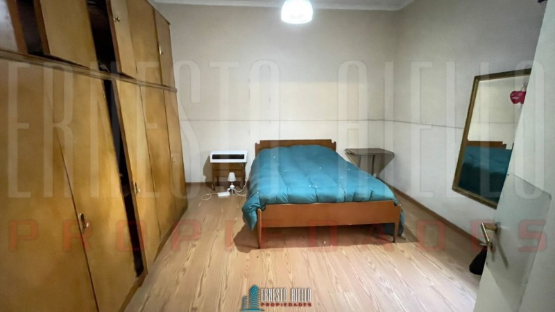 VENTA 2 CASAS EN PH. LOTE 10,82 X 45,10. IDEAL INVERSOR. EXCELENTE UBICACION