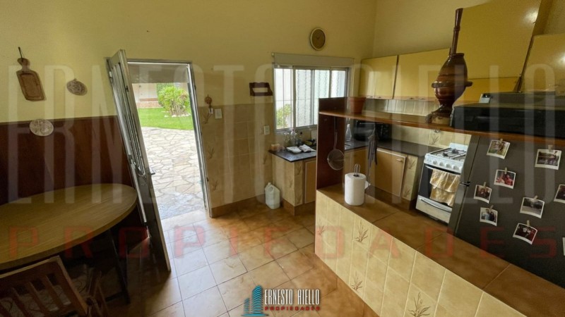 VENTA 2 CASAS EN PH. LOTE 10,82 X 45,10. IDEAL INVERSOR. EXCELENTE UBICACION