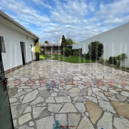 VENTA 2 CASAS EN PH. LOTE 10,82 X 45,10. IDEAL INVERSOR. EXCELENTE UBICACION