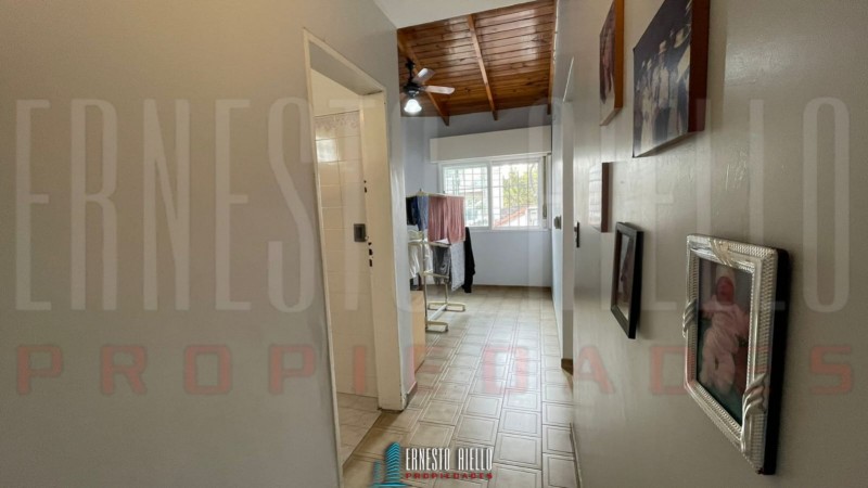VENTA 2 CASAS EN PH. LOTE 10,82 X 45,10. IDEAL INVERSOR. EXCELENTE UBICACION