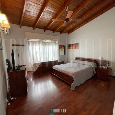 VENTA 2 CASAS EN PH. LOTE 10,82 X 45,10. IDEAL INVERSOR. EXCELENTE UBICACION