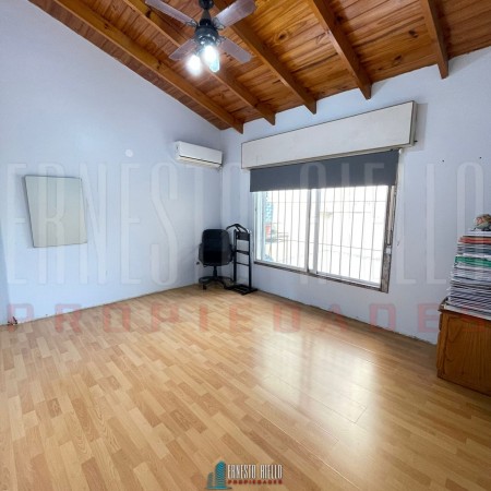 VENTA 2 CASAS EN PH. LOTE 10,82 X 45,10. IDEAL INVERSOR. EXCELENTE UBICACION