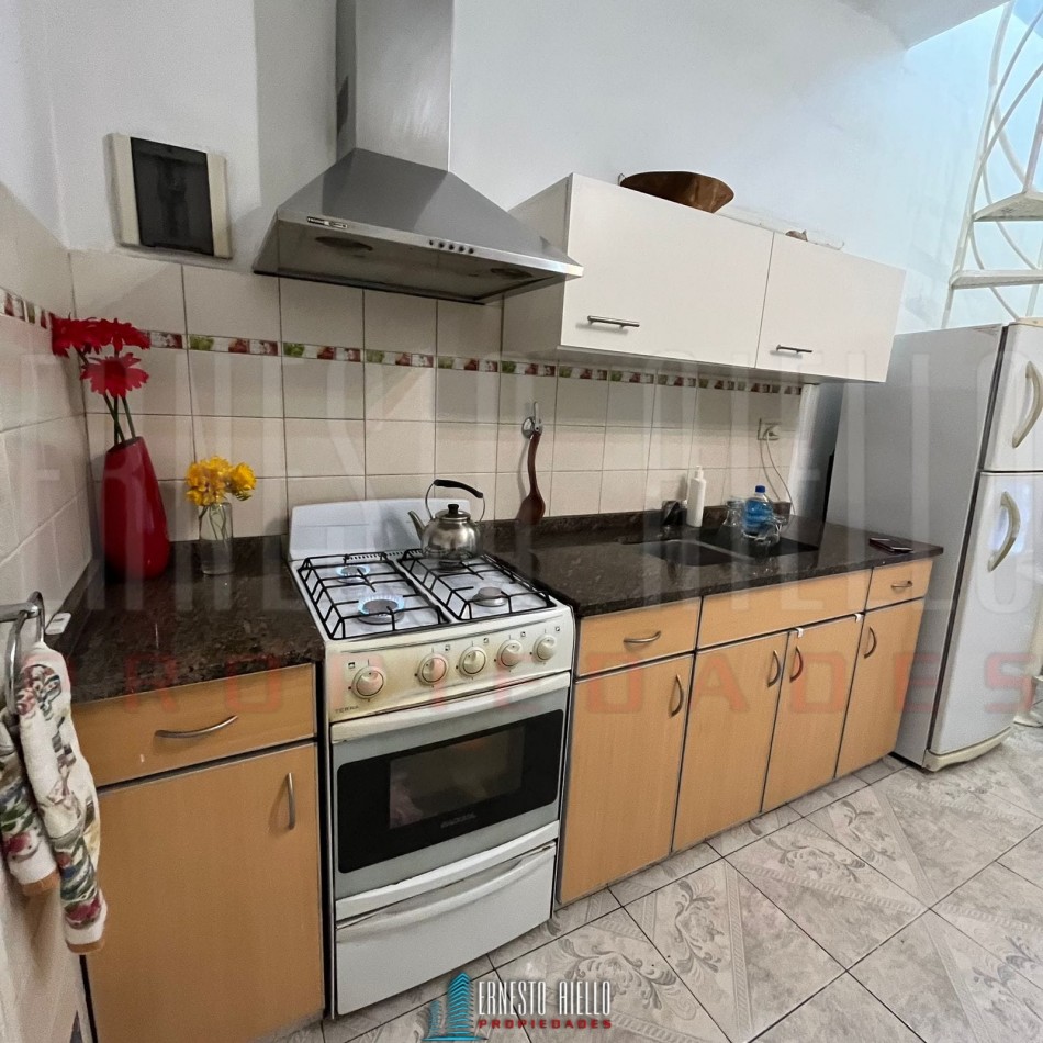 VENTA PH 2 AMBIENTES CON GARAGE, TERRAZA Y QUINCHO, QUILMES OESTE.